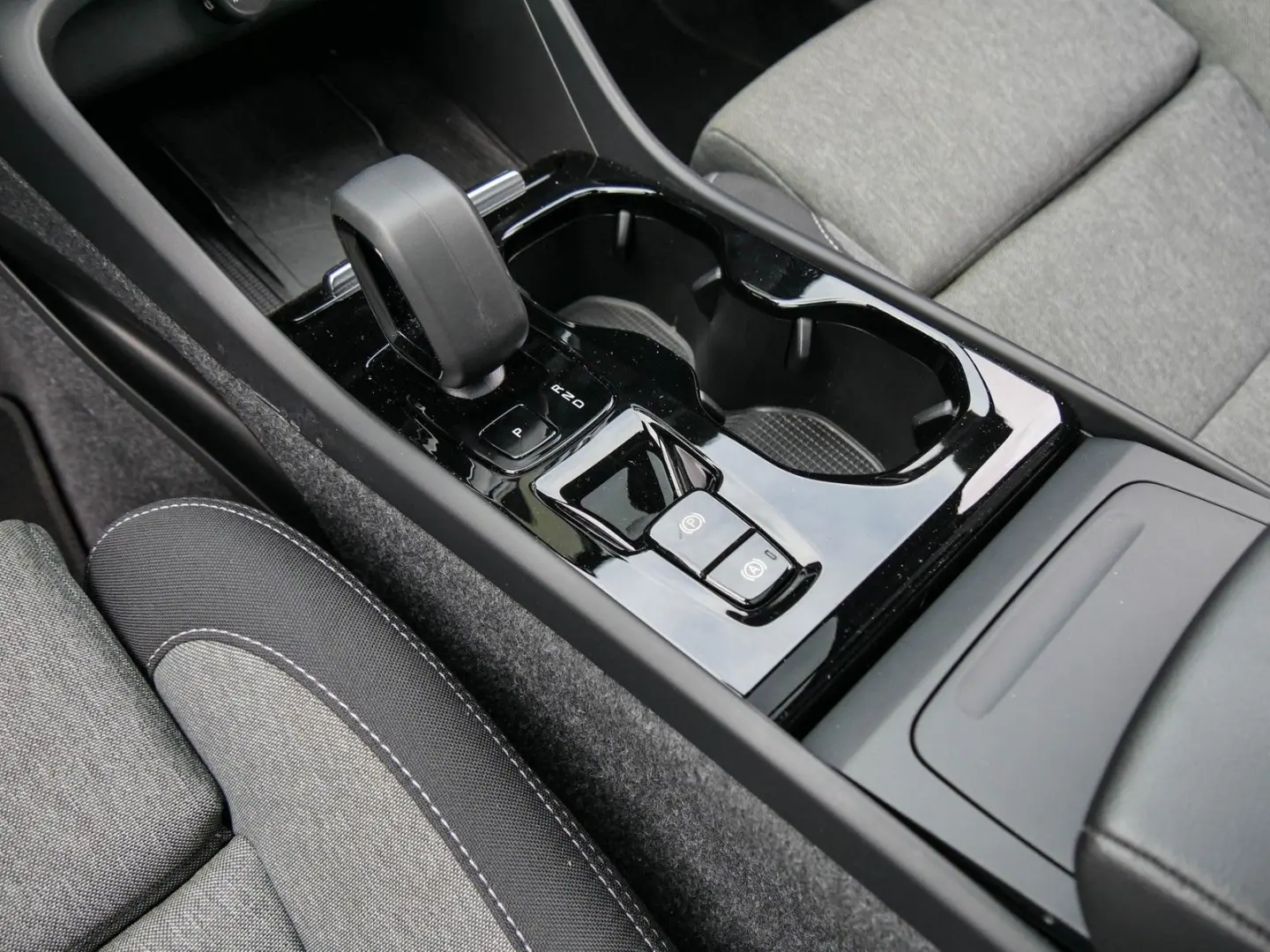 XC40 B4 Plus Memory Pano 360