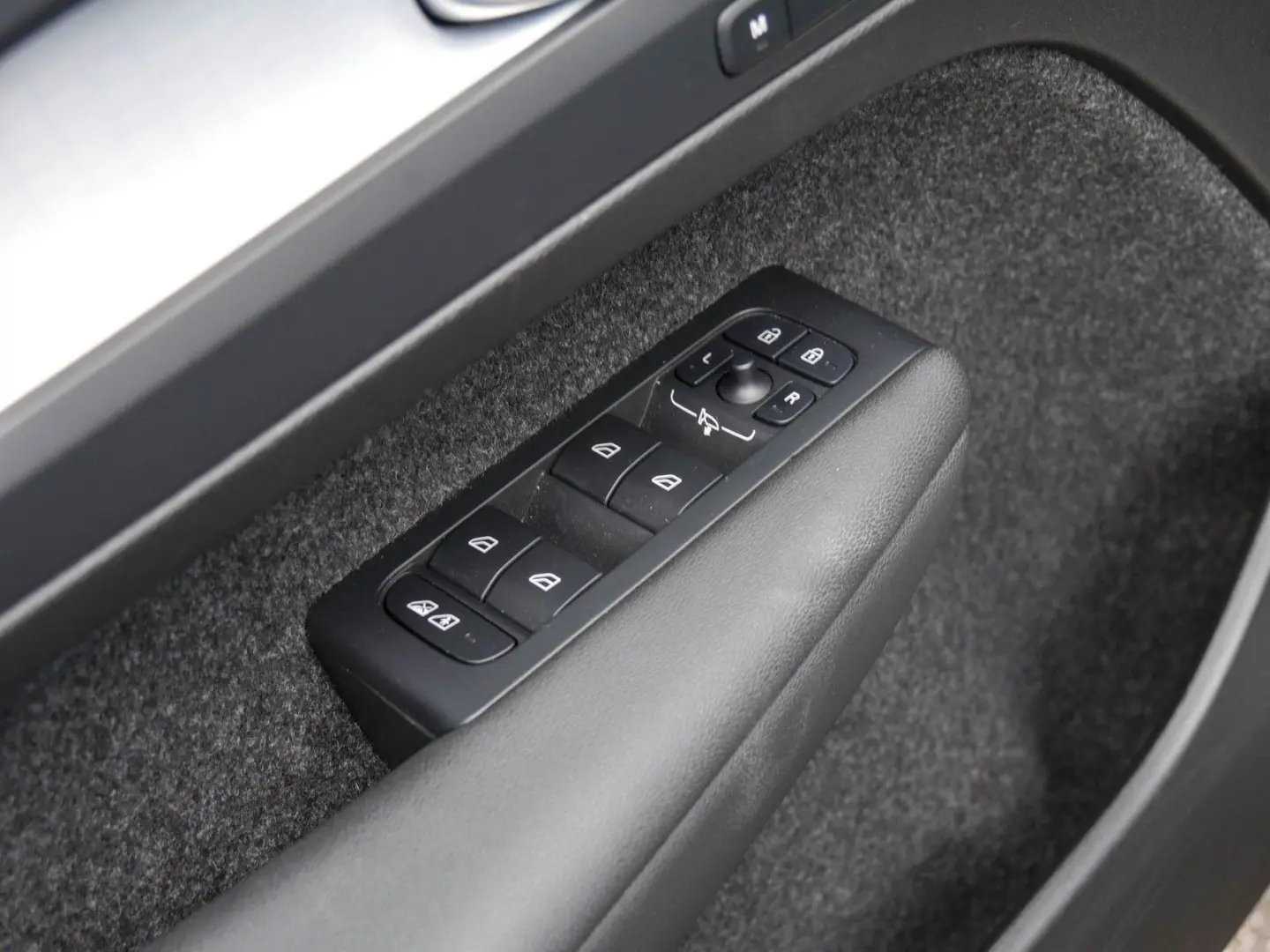 XC40 B4 Plus Memory Pano 360