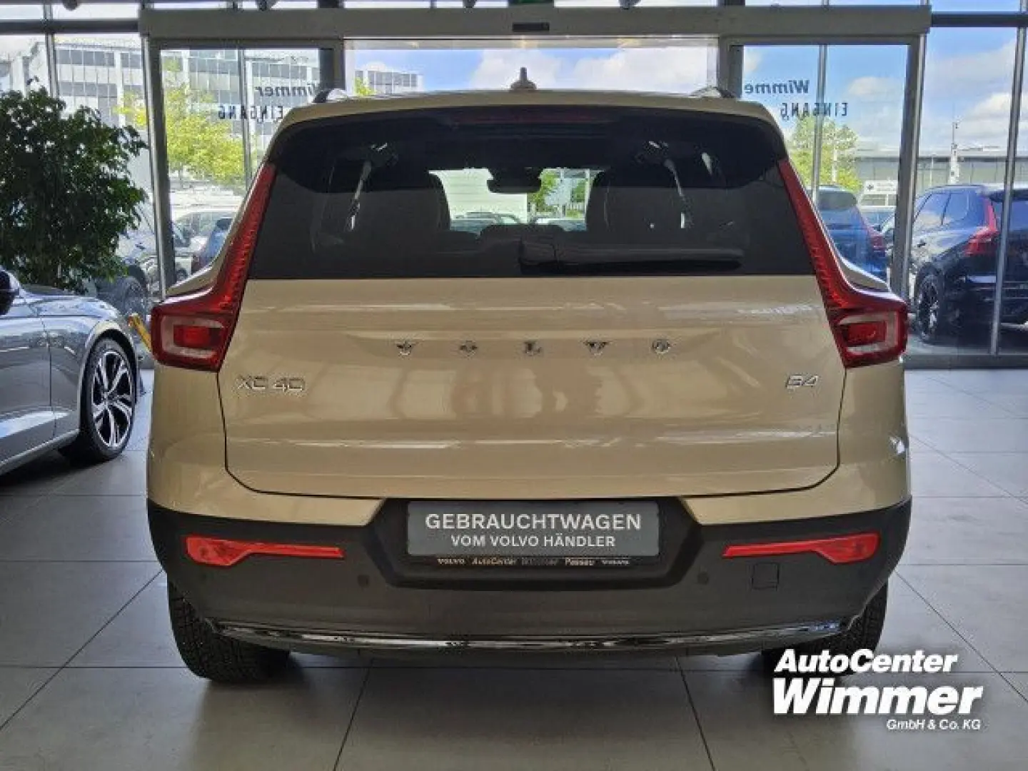 XC40 B4 B DKG Ultra Dark Driver Paket Business