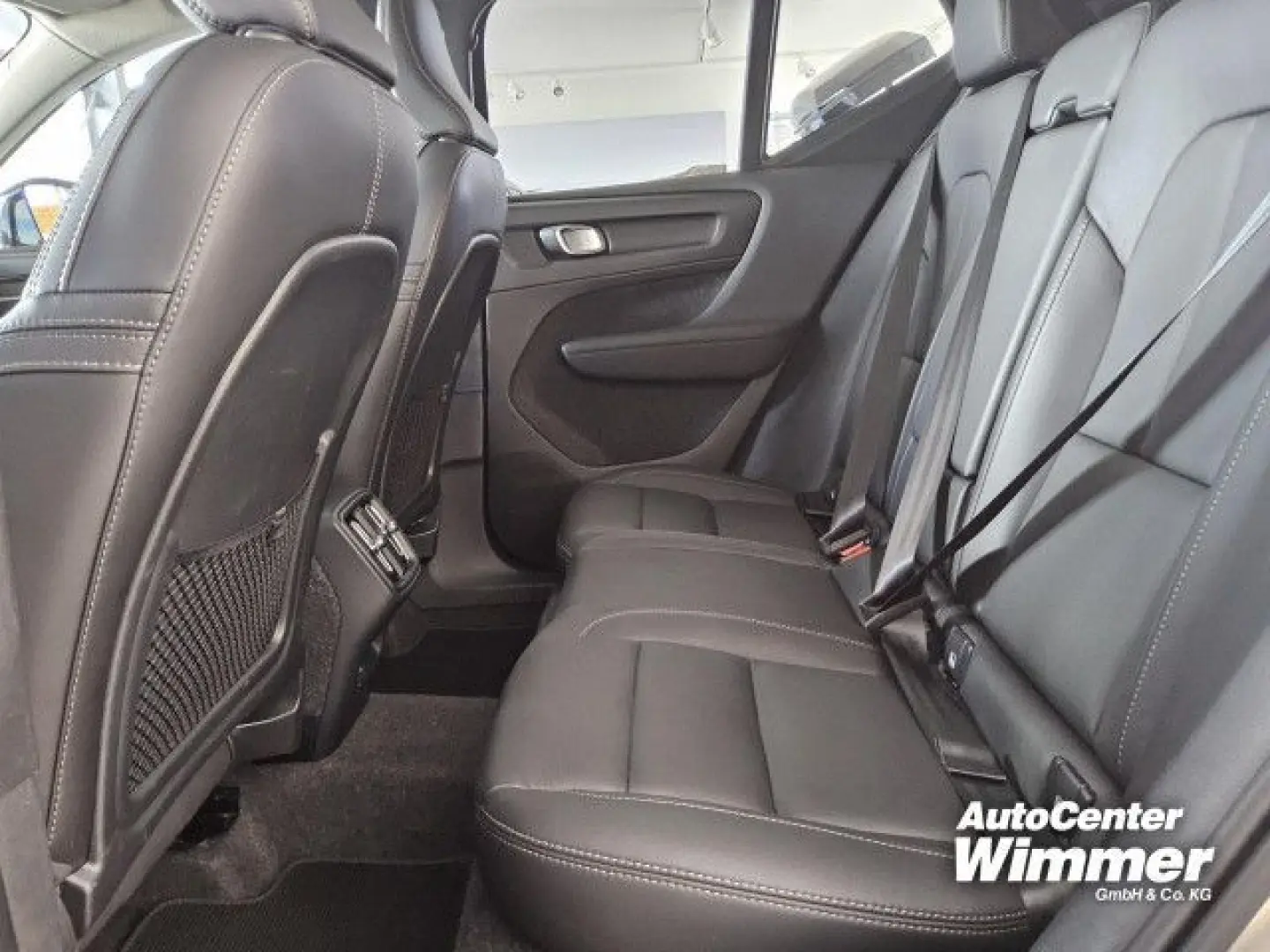 XC40 B4 B DKG Ultra Dark Driver Paket Business