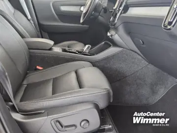 XC40 B4 B DKG Ultra Dark Driver Paket Business