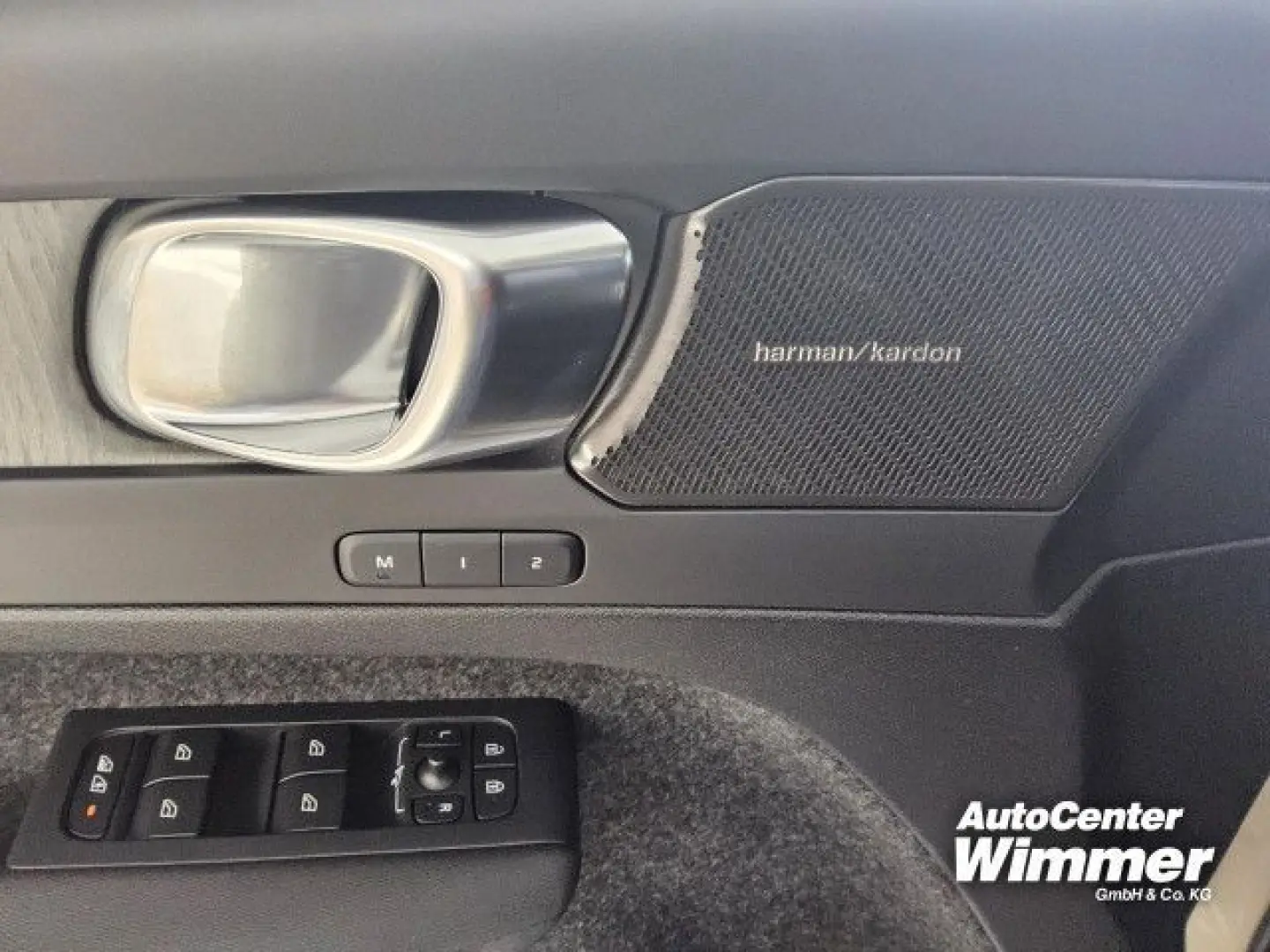 XC40 B4 B DKG Ultra Dark Driver Paket Business