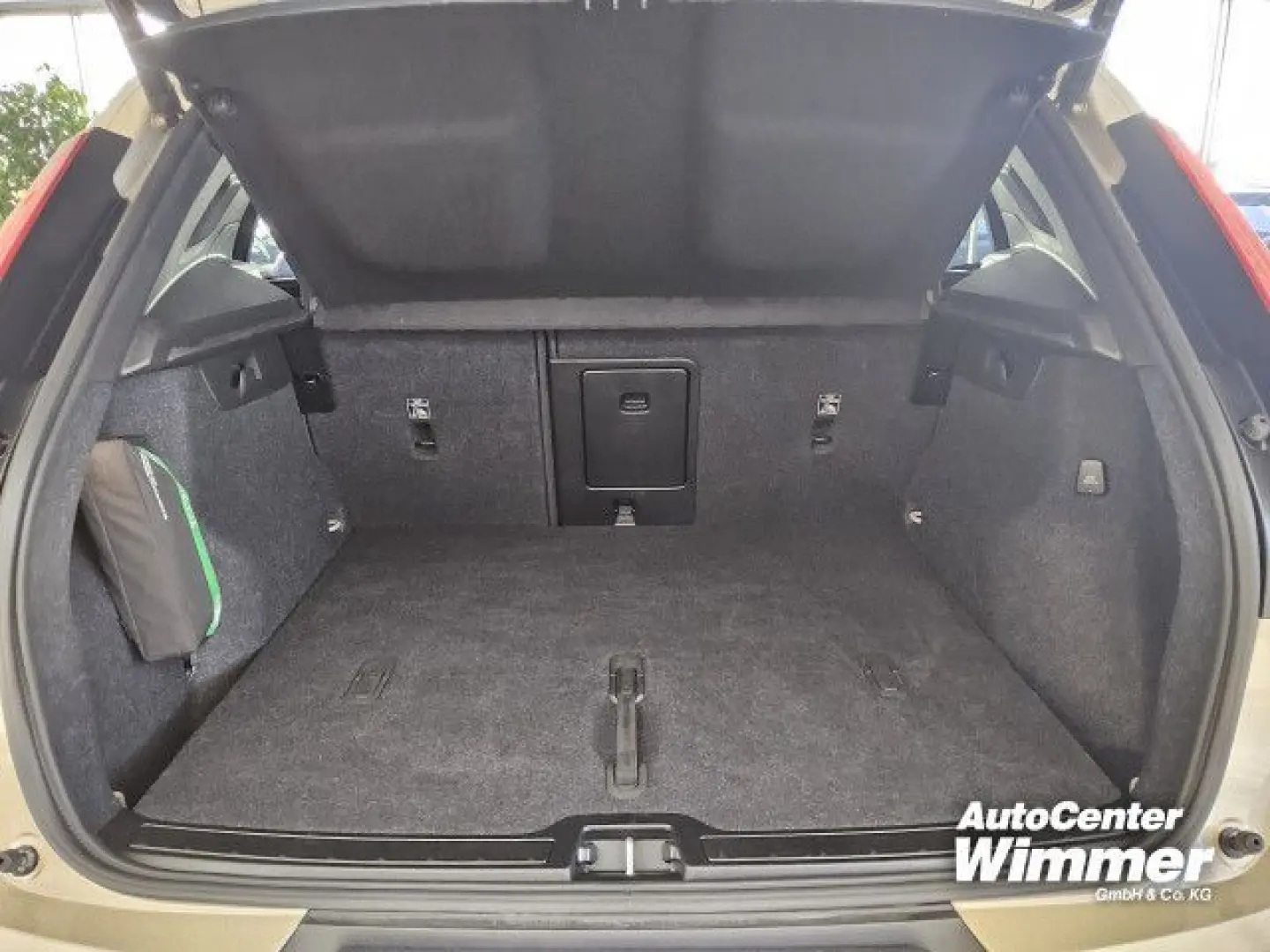 XC40 B4 B DKG Ultra Dark Driver Paket Business