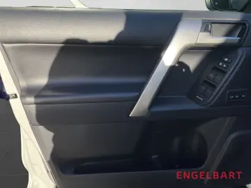 Land Cruiser TEC-Edition AHK NAVI Schiebedach