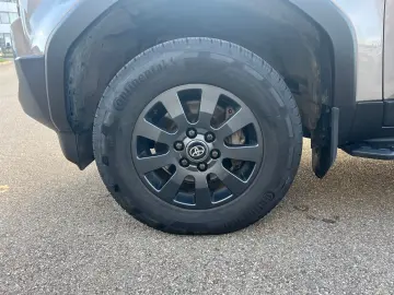 Land Cruiser 2 8 D-4D Executive LEDER BRAUN