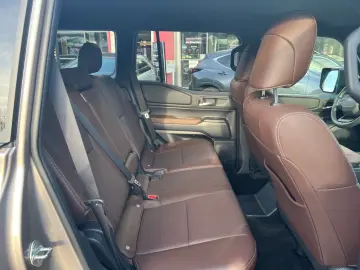 Land Cruiser 2 8 D-4D Executive LEDER BRAUN