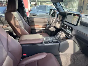 Land Cruiser 2 8 D-4D Executive LEDER BRAUN