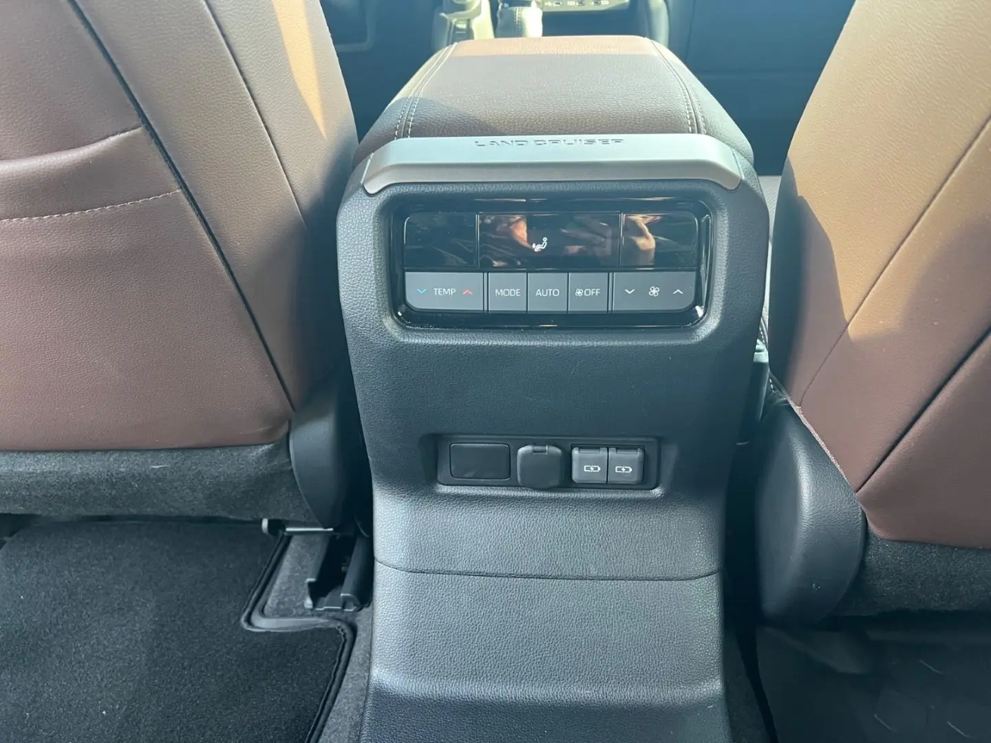 Land Cruiser 2 8 D-4D Executive LEDER BRAUN