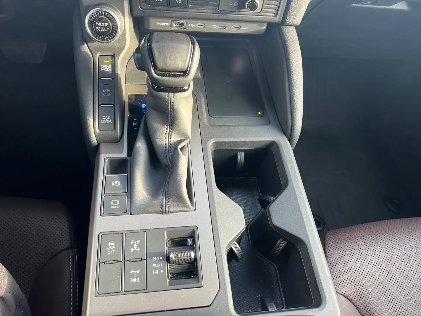 Land Cruiser 2 8 D-4D Executive LEDER BRAUN