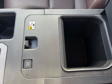 Land Cruiser 2 8 D-4D Executive LEDER BRAUN