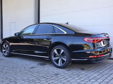 AUDI A8 50 TDI quattro SCHWARZ-COGNAC
