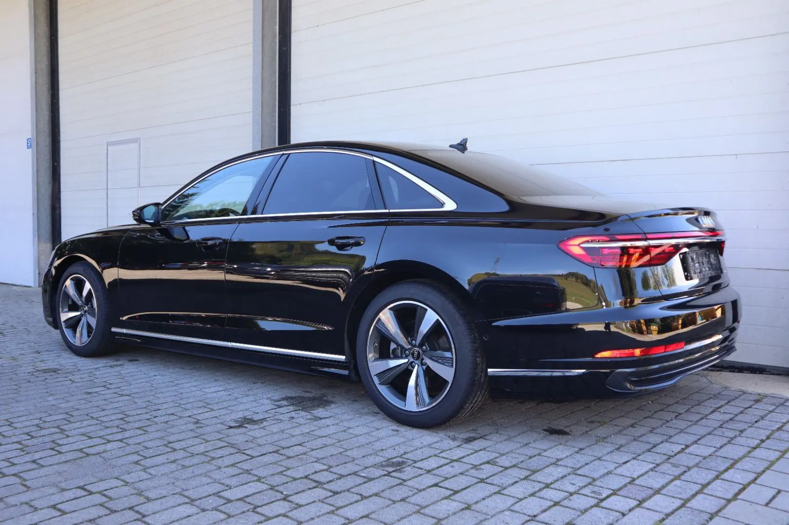 AUDI A8 50 TDI quattro SCHWARZ-COGNAC