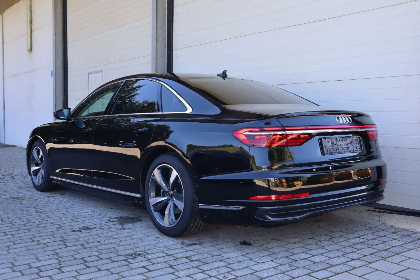 AUDI A8 50 TDI quattro SCHWARZ-COGNAC