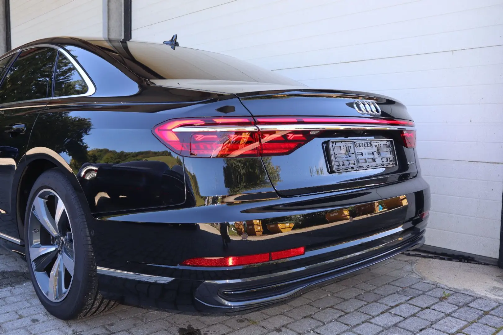AUDI A8 50 TDI quattro SCHWARZ-COGNAC