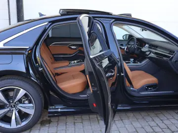 AUDI A8 50 TDI quattro SCHWARZ-COGNAC