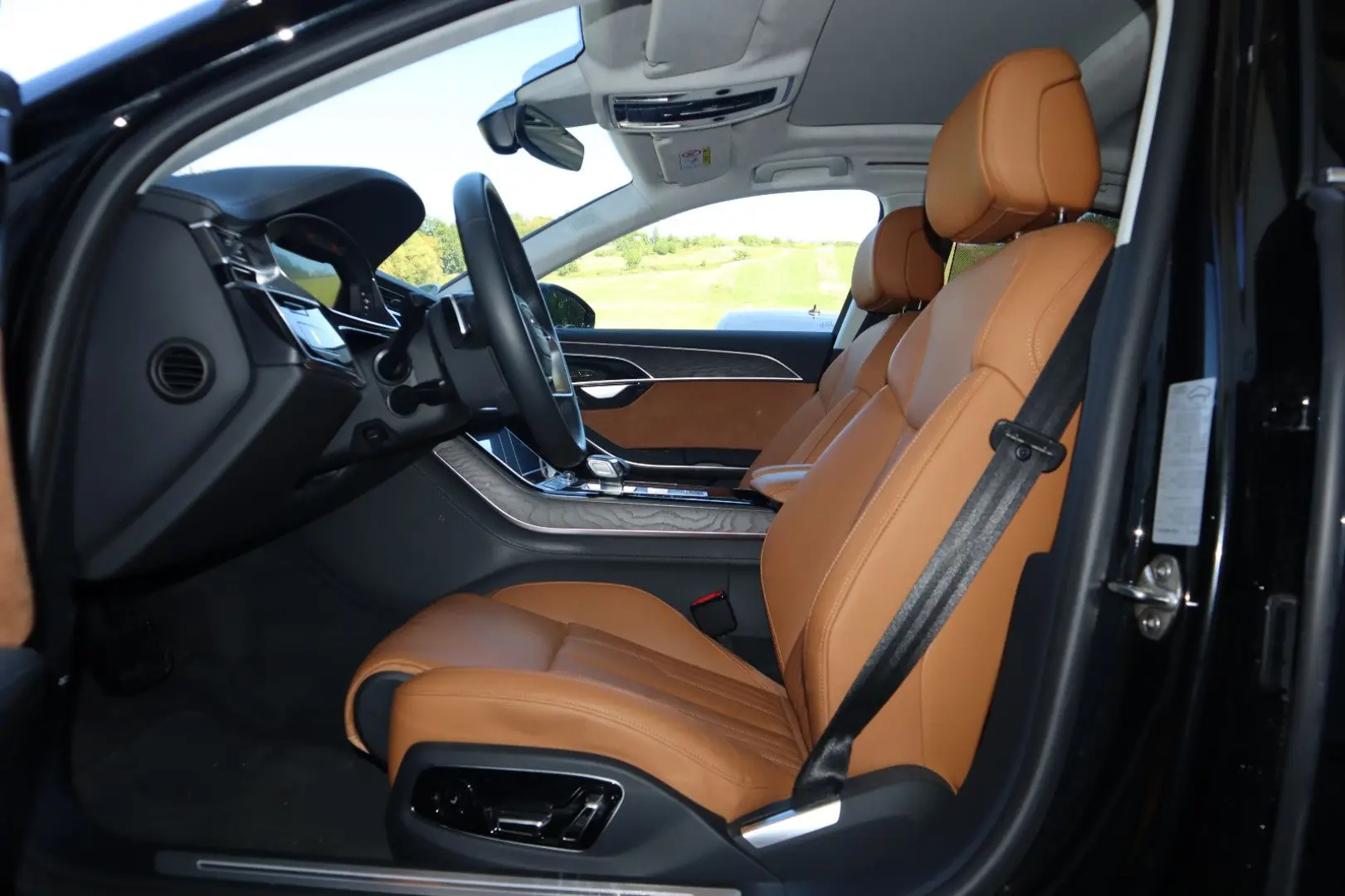 AUDI A8 50 TDI quattro SCHWARZ-COGNAC