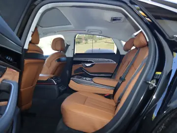 AUDI A8 50 TDI quattro SCHWARZ-COGNAC