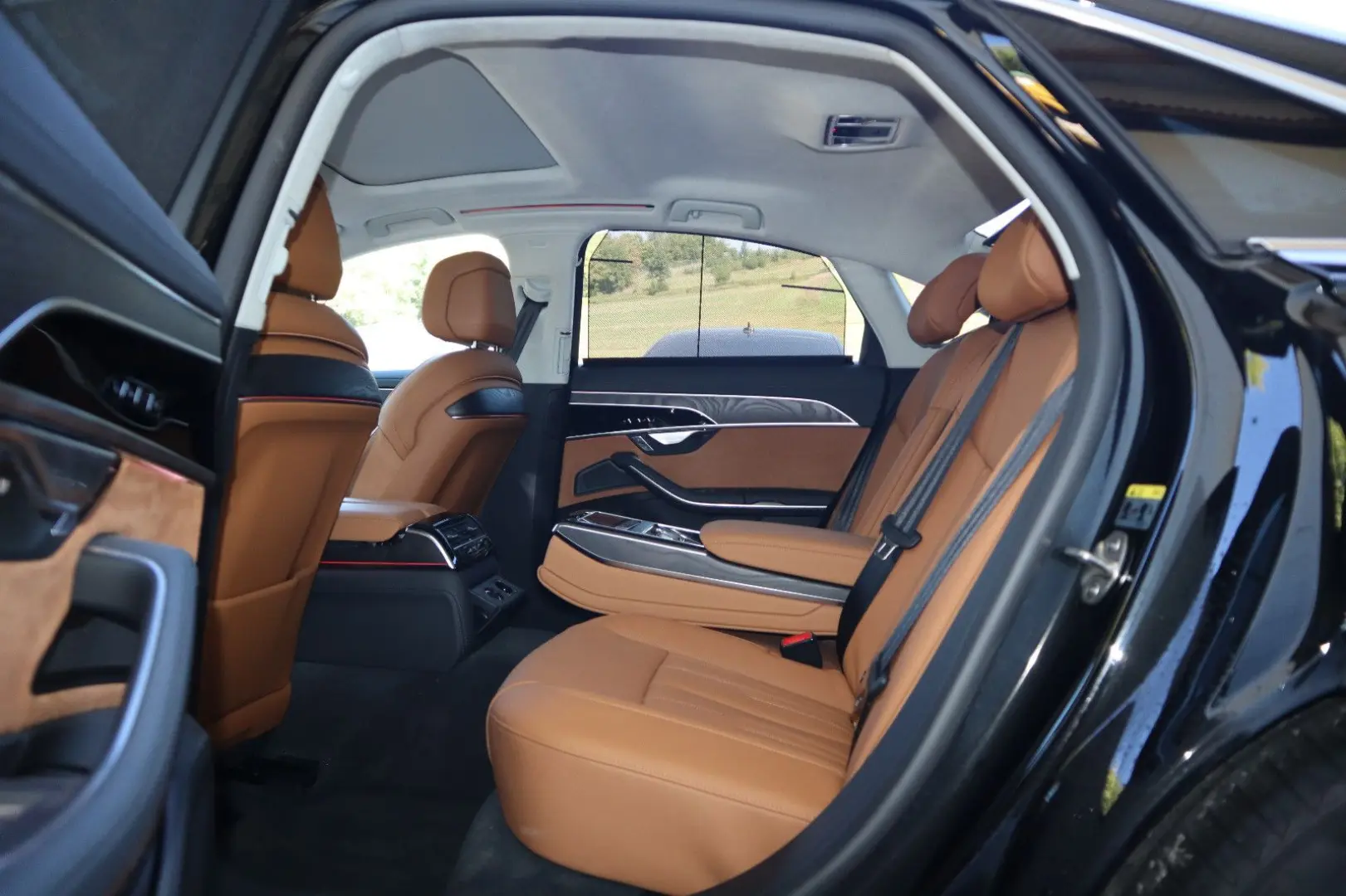 AUDI A8 50 TDI quattro SCHWARZ-COGNAC