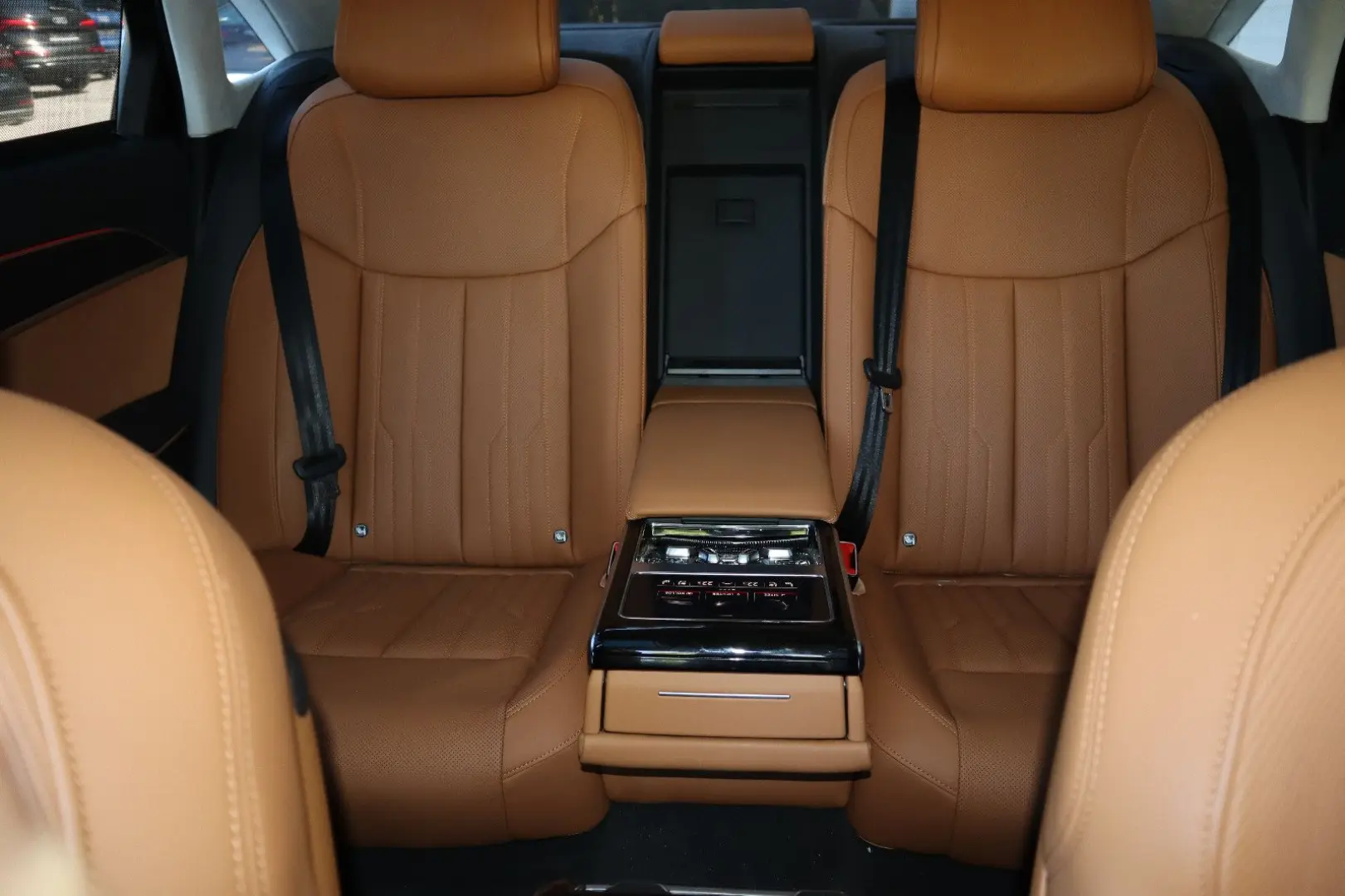 AUDI A8 50 TDI quattro SCHWARZ-COGNAC