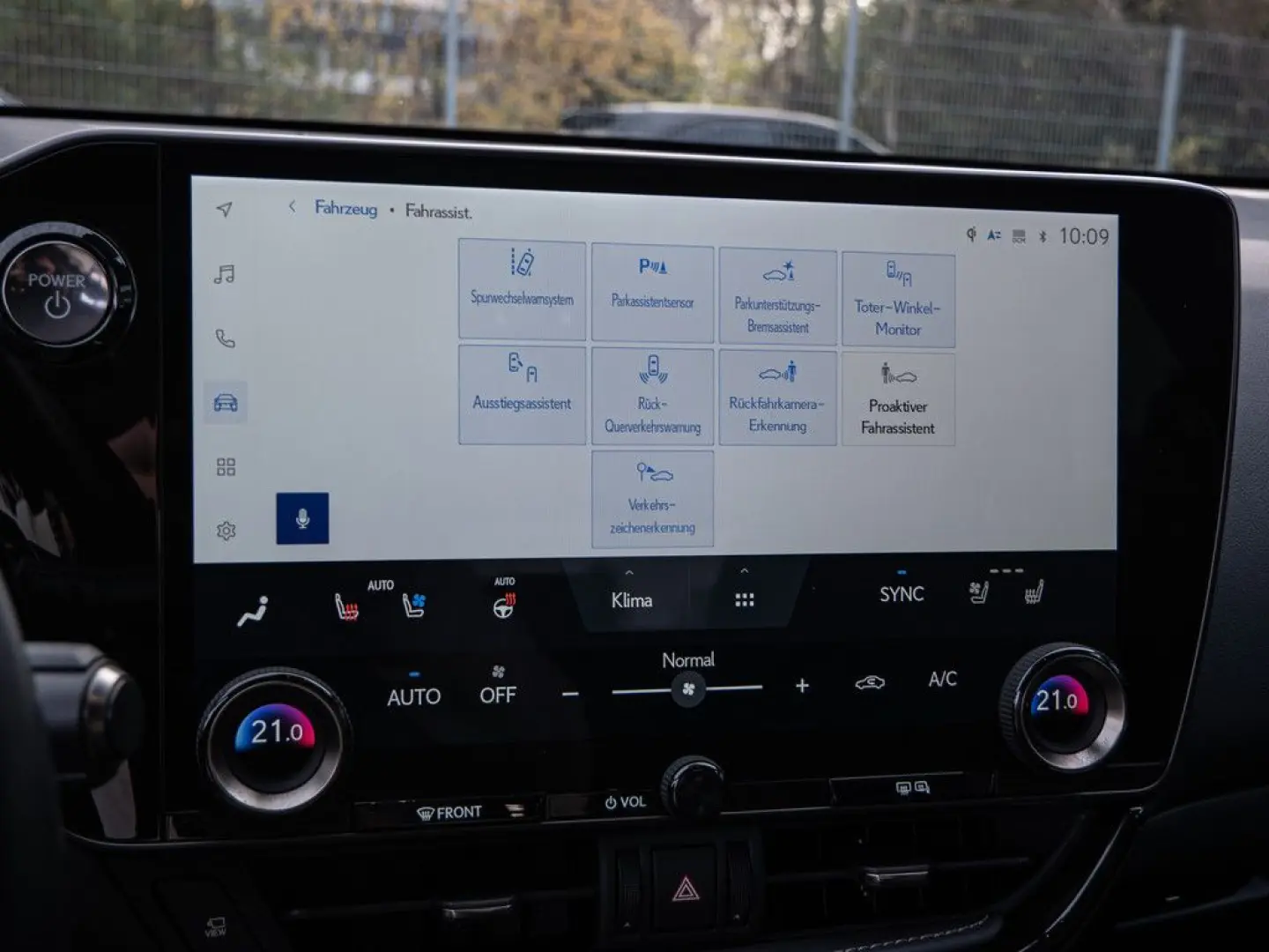 NX 450h   Executive Interieur Paket