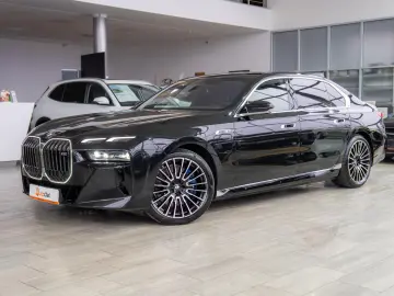 BMW Seria 7 M 760 e xDrive