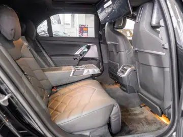 BMW Seria 7 M 760 e xDrive
