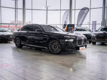 BMW Seria 7 M 760 e xDrive