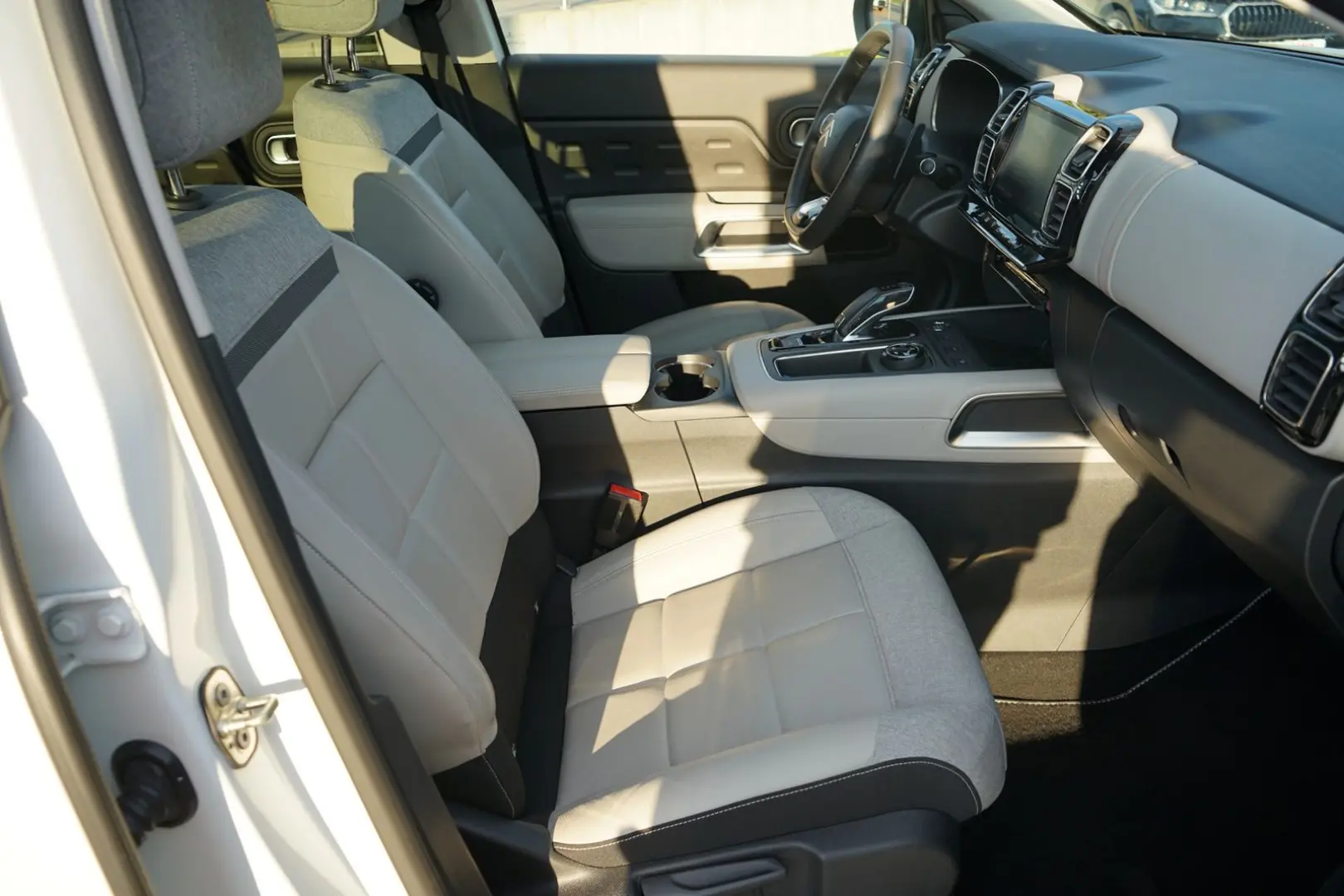 C5 Aircross BlueHDI 180 AT LED Navi SHZ Kam VC A