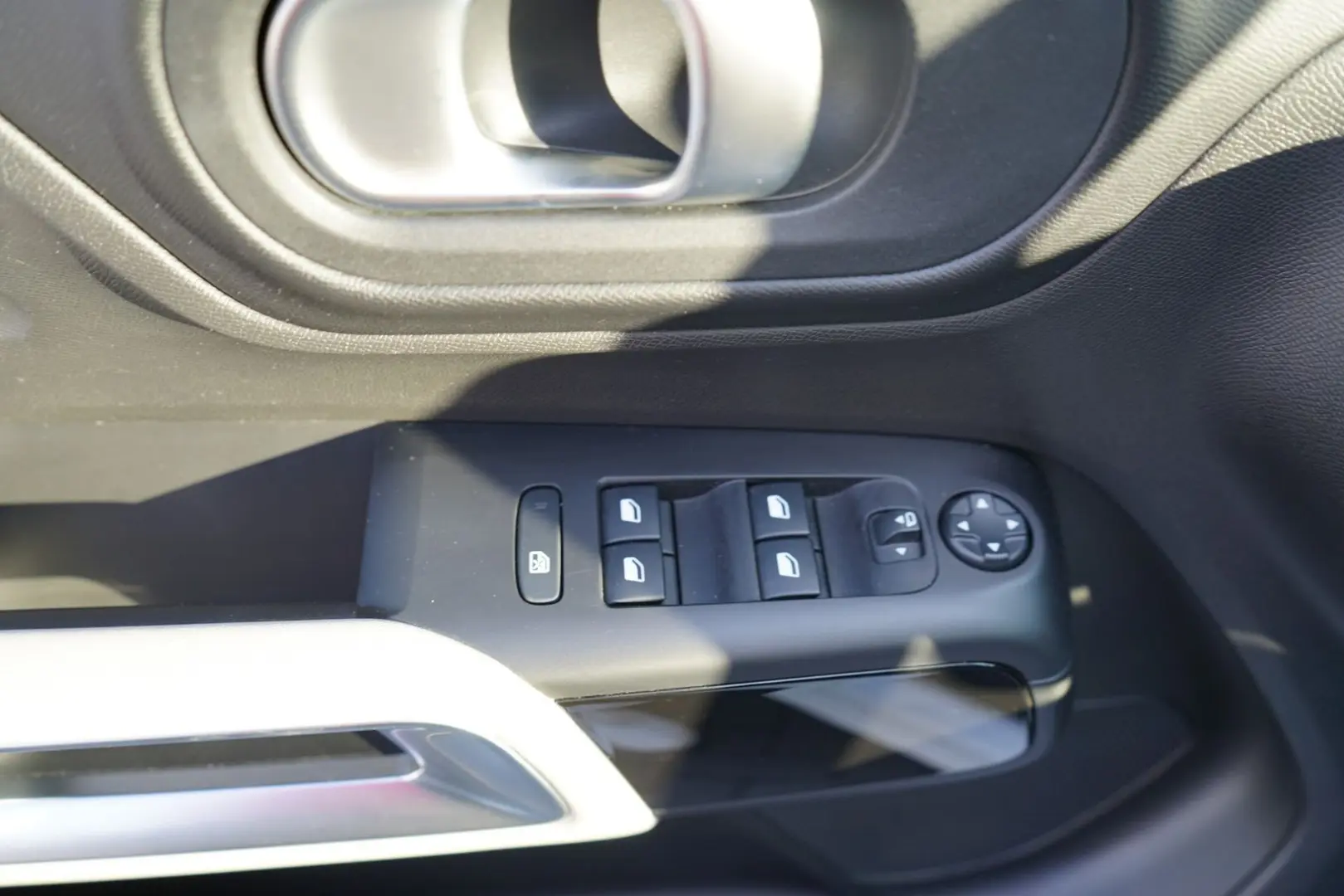 C5 Aircross BlueHDI 180 AT LED Navi SHZ Kam VC A