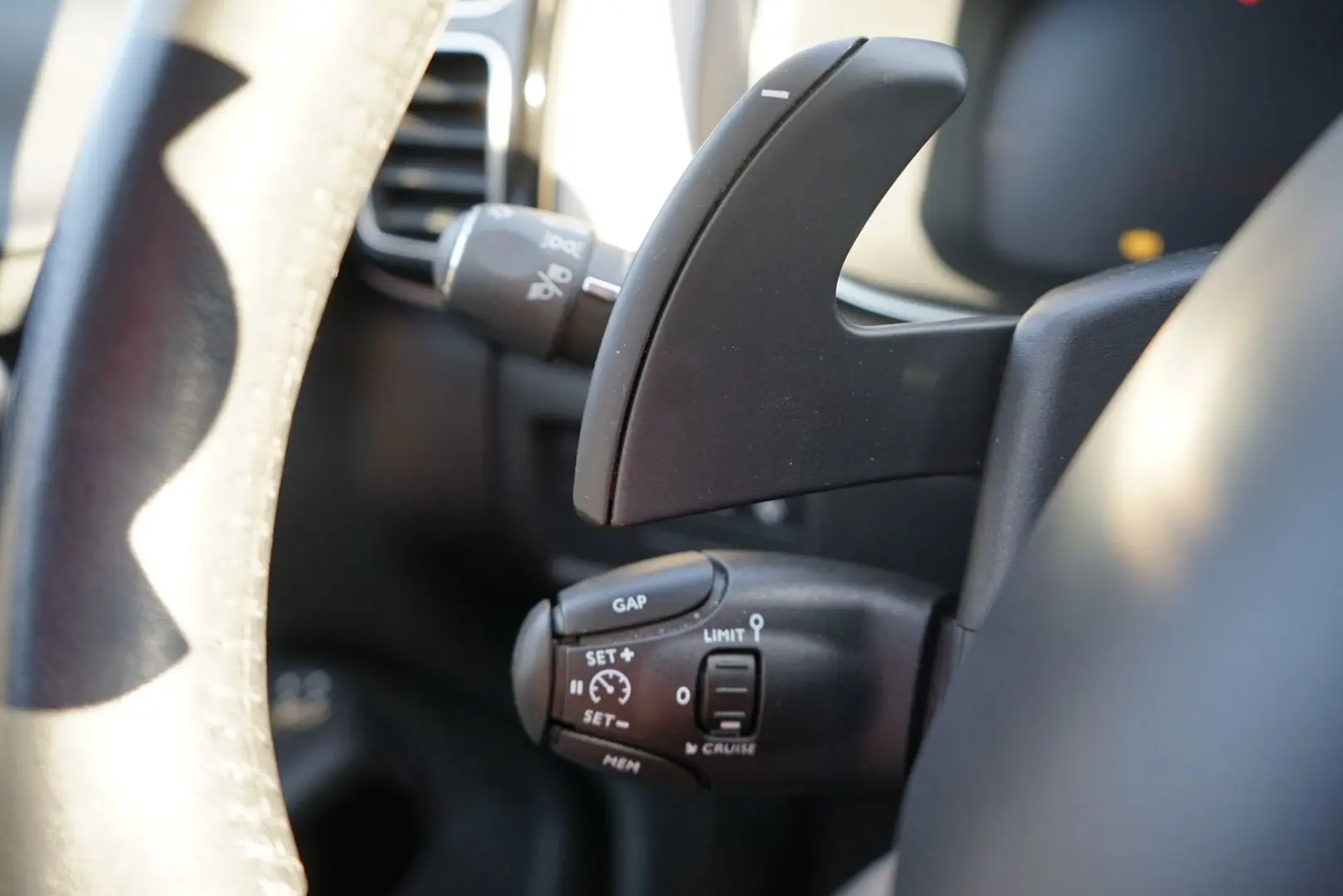 C5 Aircross BlueHDI 180 AT LED Navi SHZ Kam VC A