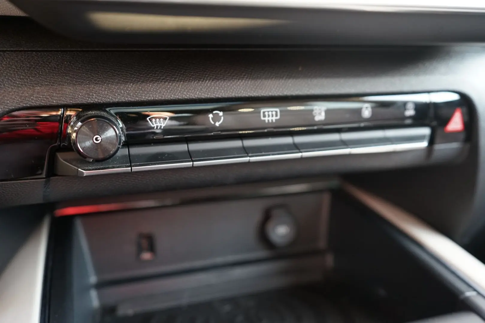 C5 Aircross BlueHDI 180 AT LED Navi SHZ Kam VC A