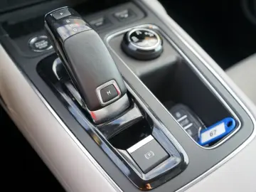 C5 Aircross BlueHDI 180 AT LED Navi SHZ Kam VC A