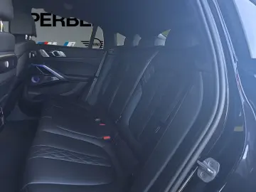 BMW X6 M60i