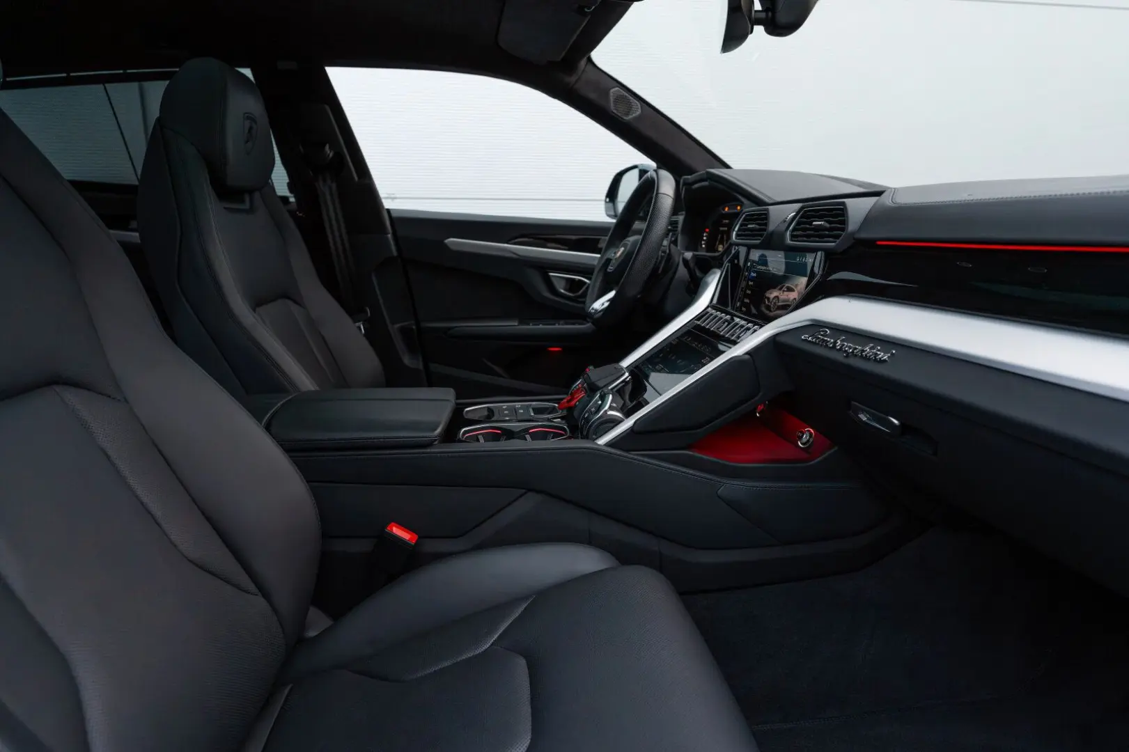 Urus S Pano Style Pack B&O Akrapovic Exhaust 23