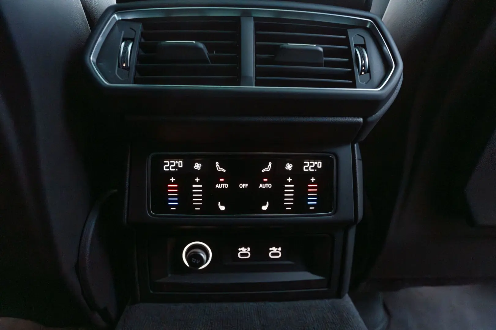 Urus S Pano Style Pack B&O Akrapovic Exhaust 23