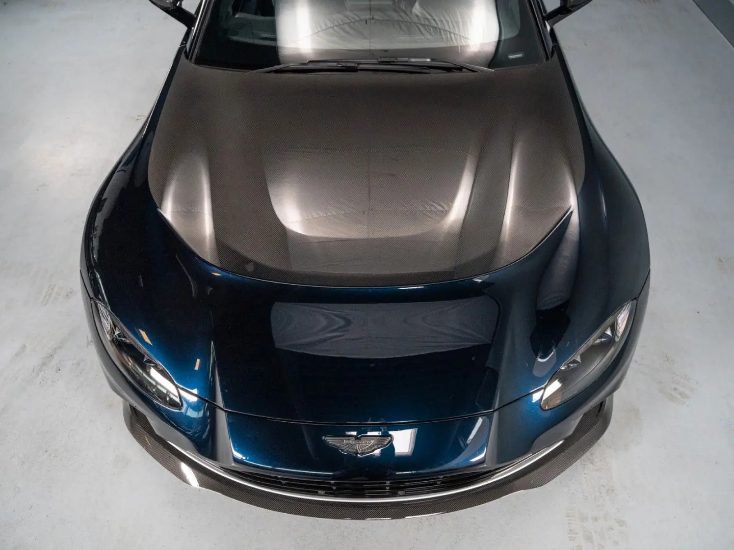 V12 Roadster Limited one of 249    NP 430 TEU !