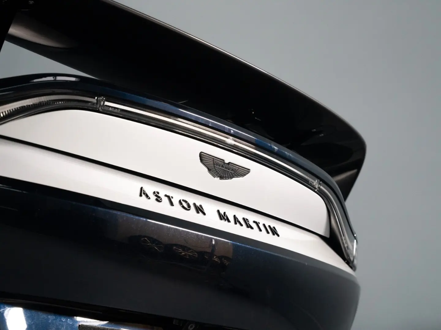 V12 Roadster Limited one of 249    NP 430 TEU !