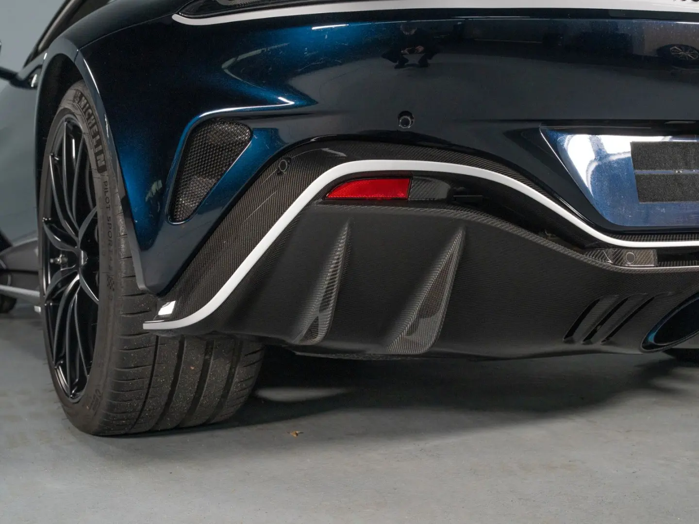 V12 Roadster Limited one of 249    NP 430 TEU !