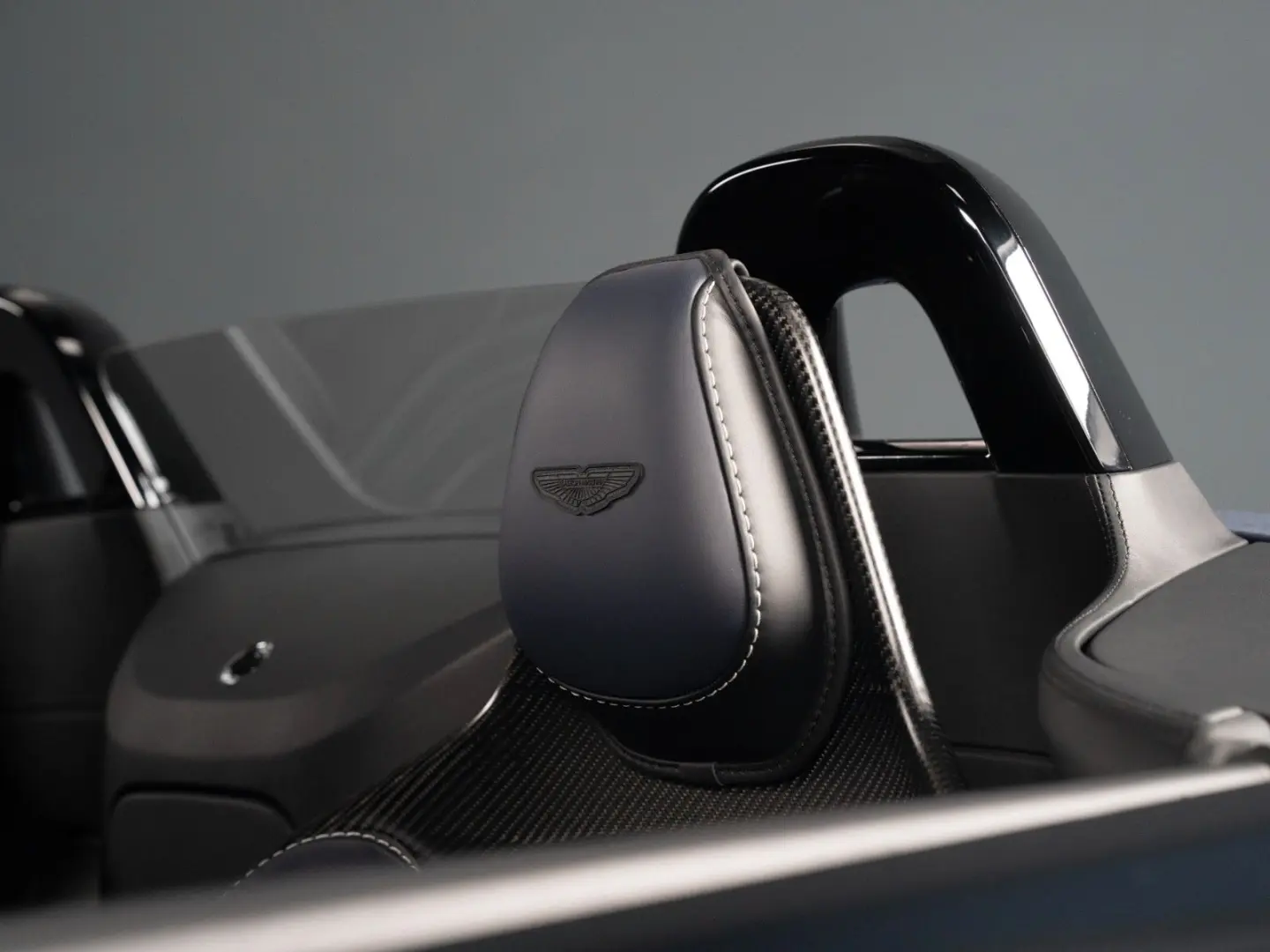 V12 Roadster Limited one of 249    NP 430 TEU !