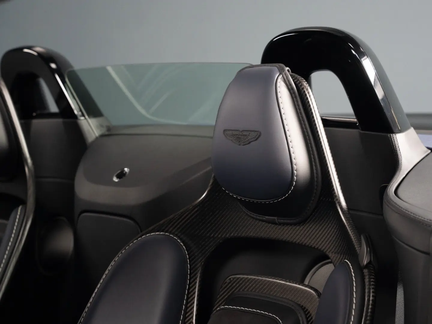 V12 Roadster Limited one of 249    NP 430 TEU !