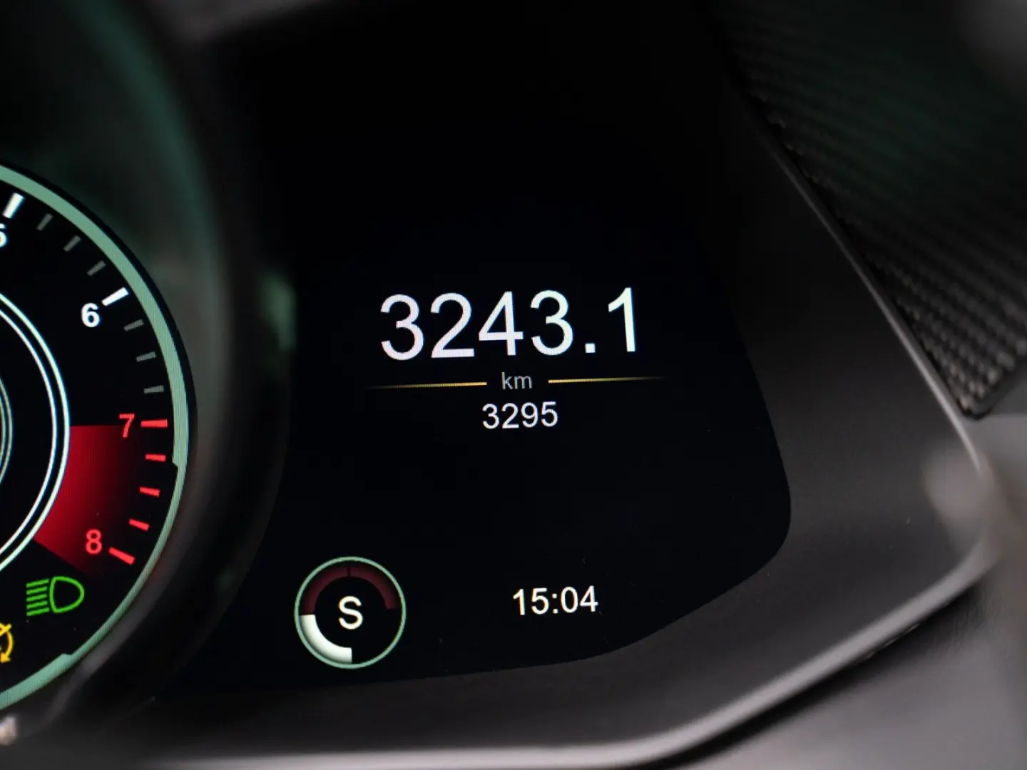 V12 Roadster Limited one of 249    NP 430 TEU !