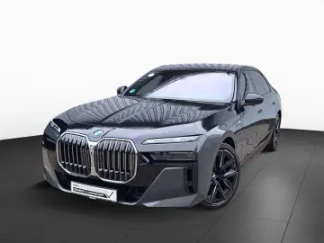 750e xDrive M Sport Two-Tone LoungeSeat Fond-TV