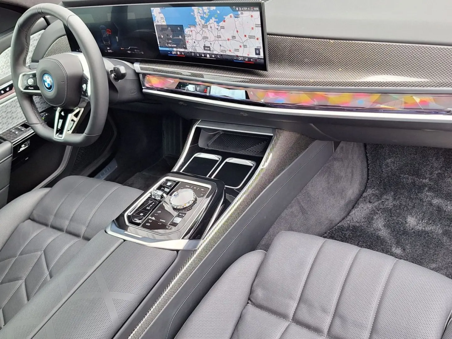 750e xDrive M Sport Two-Tone LoungeSeat Fond-TV