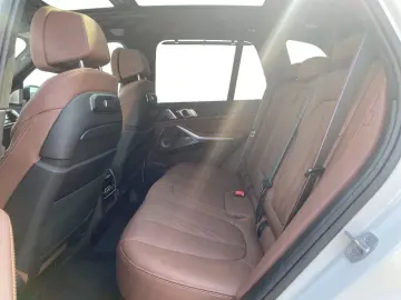 X5 xDrive50e M-PAKET PRO   B&W SHZ HINTEN PANO