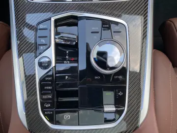 X5 xDrive50e M-PAKET PRO   B&W SHZ HINTEN PANO