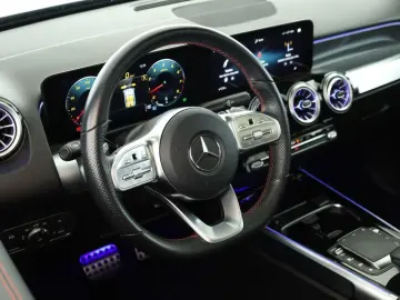 GLB 250 8G AMG 7S LED Pano Digi Navi App Kam 19
