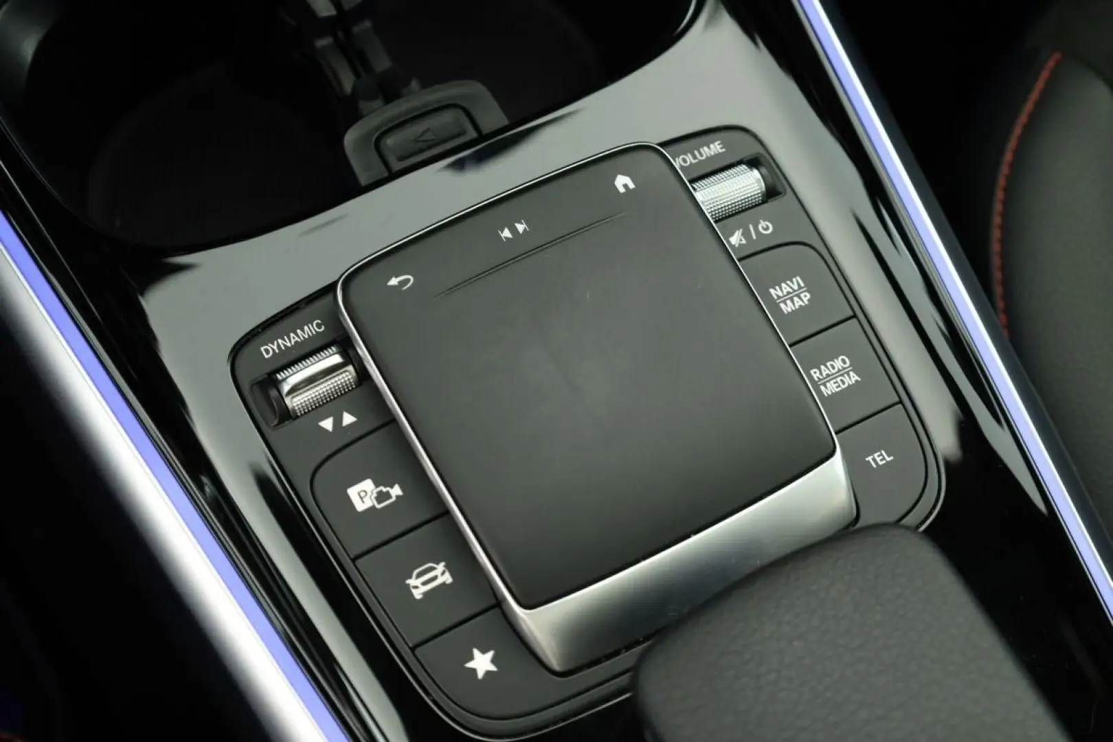 GLB 250 8G AMG 7S LED Pano Digi Navi App Kam 19