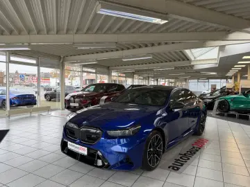 M5 Limousine 360 K HUD AHK B&W SITZBE. ICONIC GL