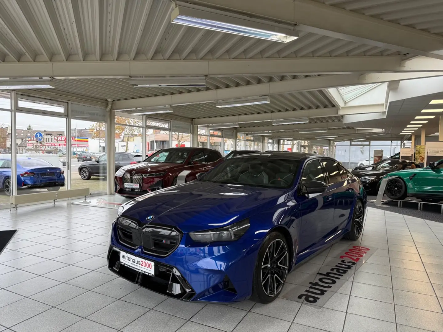 M5 Limousine 360 K HUD AHK B&W SITZBE. ICONIC GL