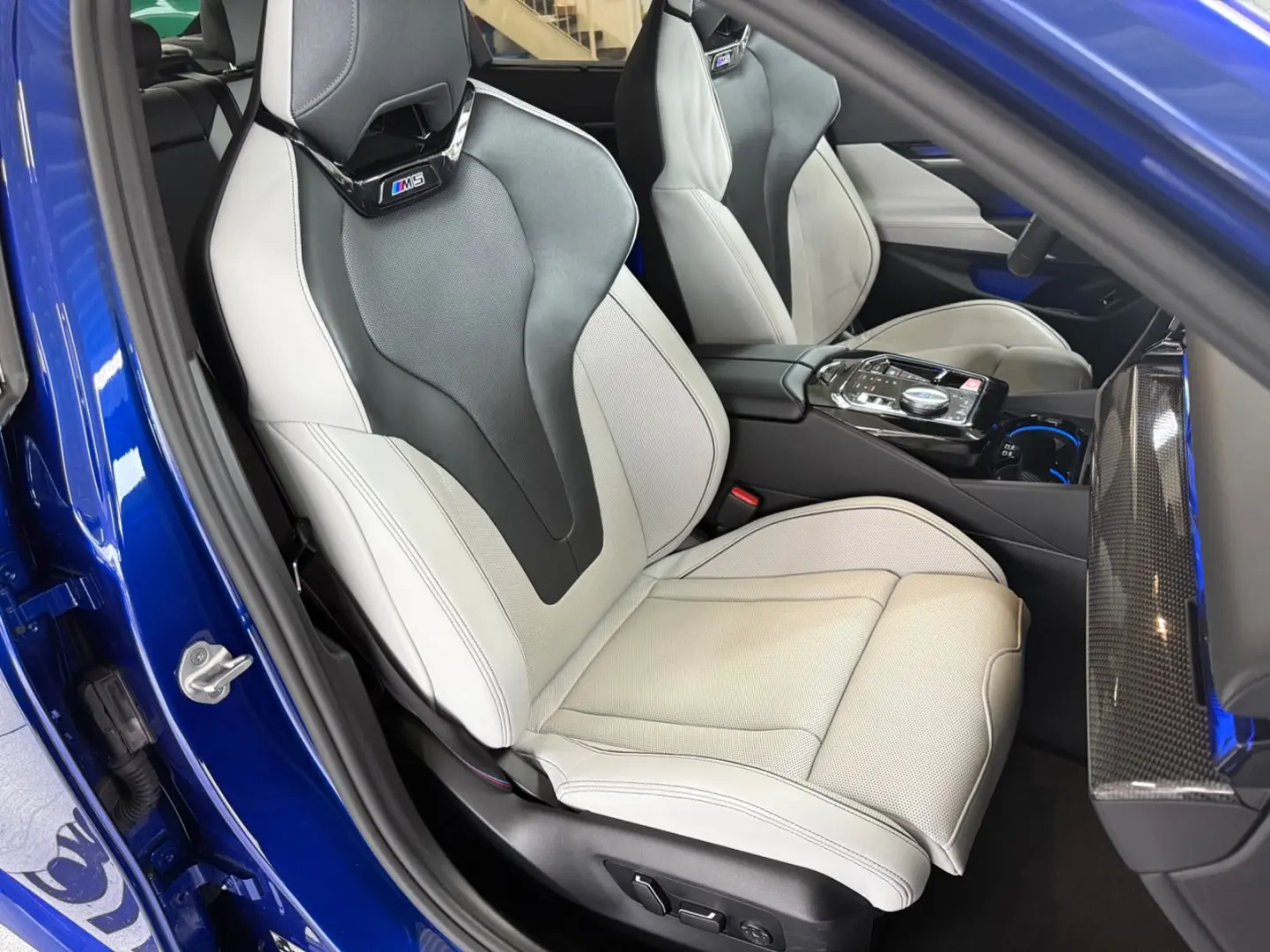 M5 Limousine 360 K HUD AHK B&W SITZBE. ICONIC GL